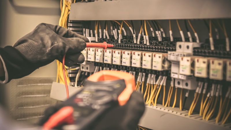Circuit Breaker Wiring in Pasadena, CA